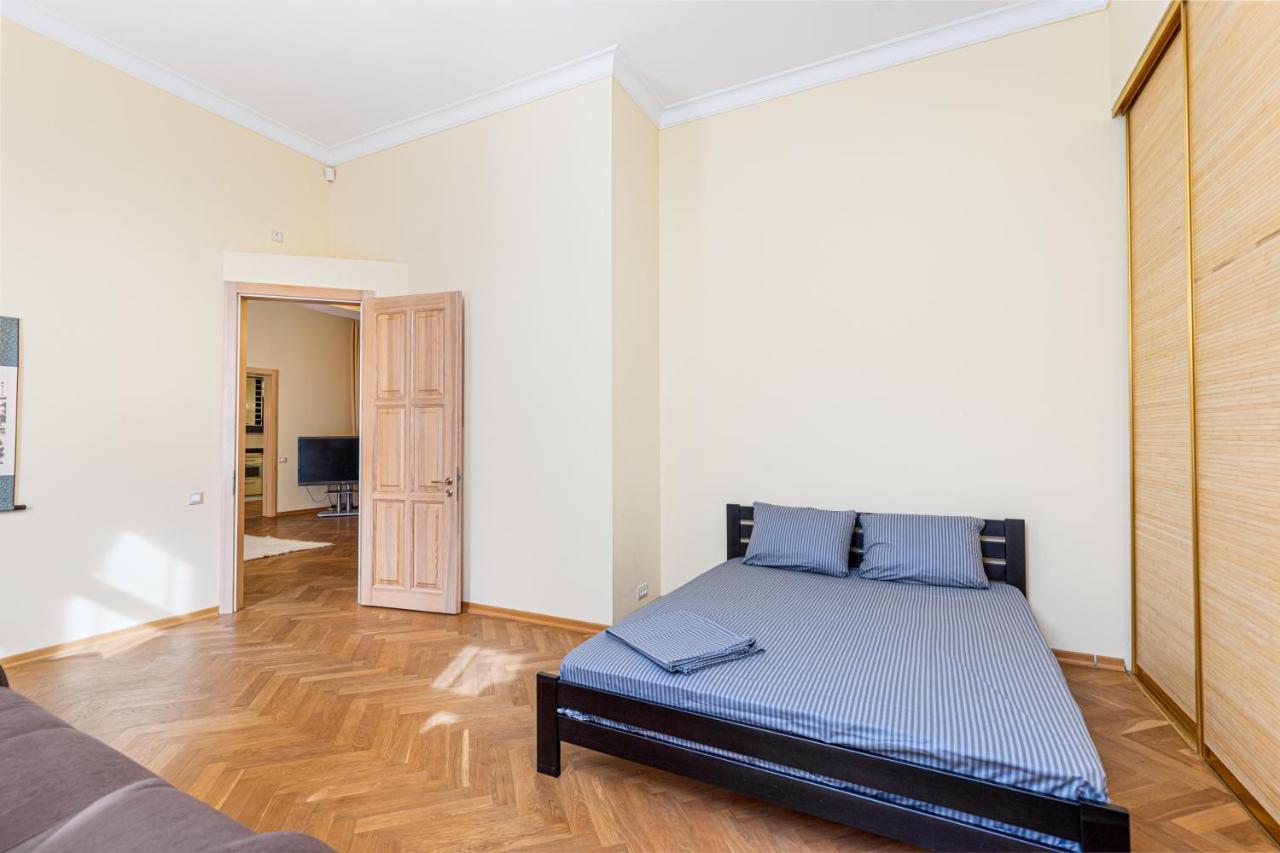 Grecheskaya Street Art Apartment Odessa Exterior foto