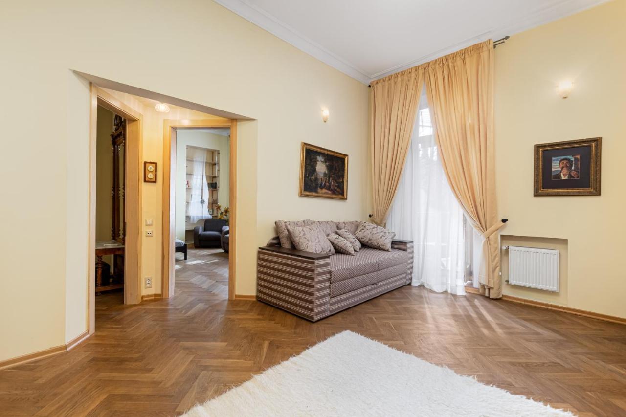 Grecheskaya Street Art Apartment Odessa Exterior foto