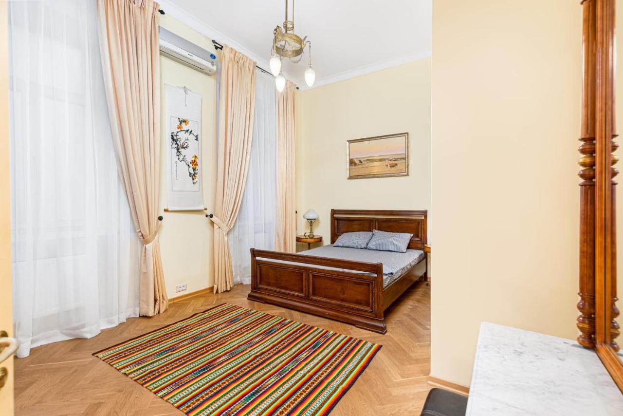 Grecheskaya Street Art Apartment Odessa Exterior foto